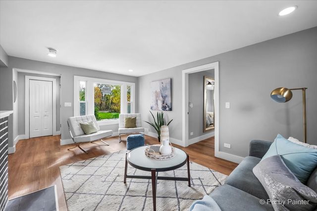 481 Edward Court, Des Plaines, IL 60016