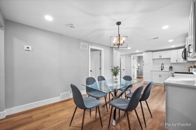 481 Edward Court, Des Plaines, IL 60016