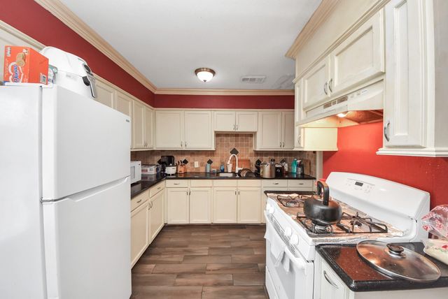 8630 Sonneville Drive, Houston, TX 77080