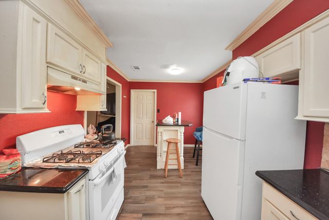 8630 Sonneville Drive, Houston, TX 77080