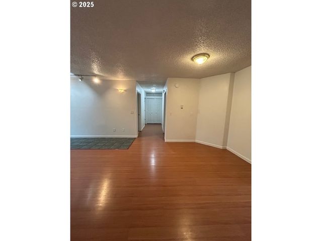 625 W M St, Springfield, OR 97477