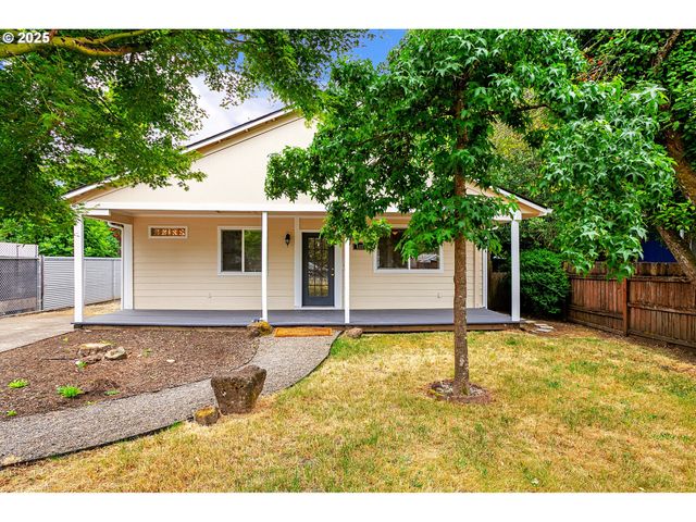 625 W M St, Springfield, OR 97477
