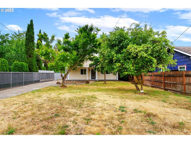 625 W M St, Springfield, OR 97477