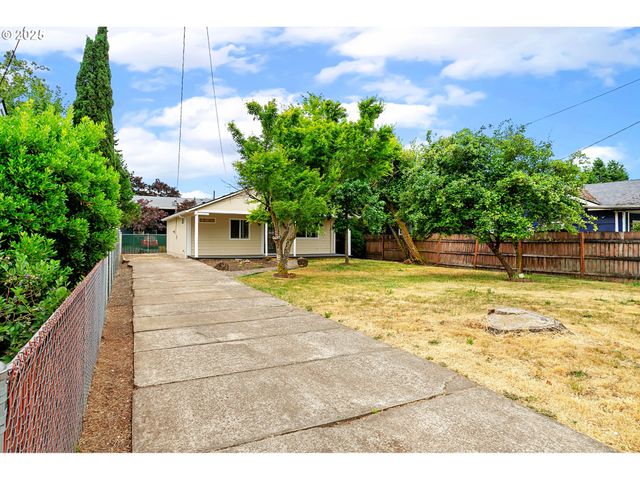 625 W M St, Springfield, OR 97477