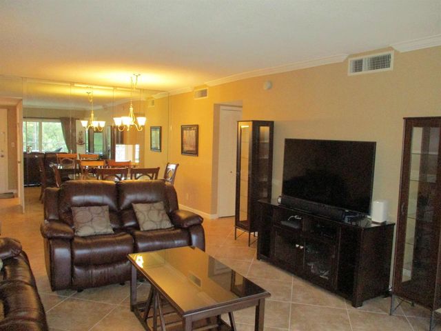 3300 N Palm Aire Drive 306, Pompano Beach, FL 33069