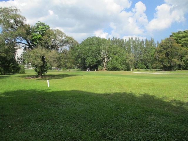 3300 N Palm Aire Drive 306, Pompano Beach, FL 33069