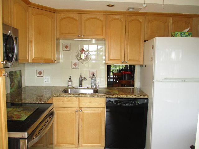 3300 N Palm Aire Drive 306, Pompano Beach, FL 33069