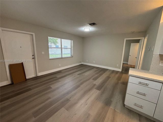 1011 SW 8th Street D, Hallandale Beach, FL 33009