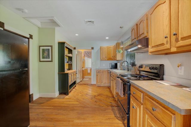 820 MA-28, Harwich Port, MA 02646