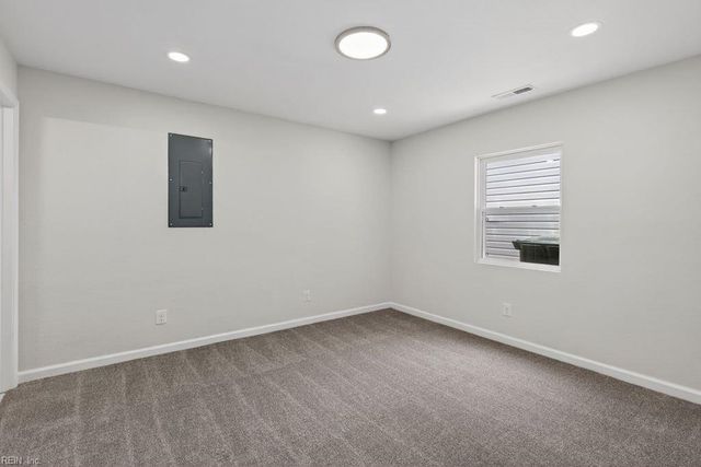 9607 Whit AVE, Norfolk, VA 23503