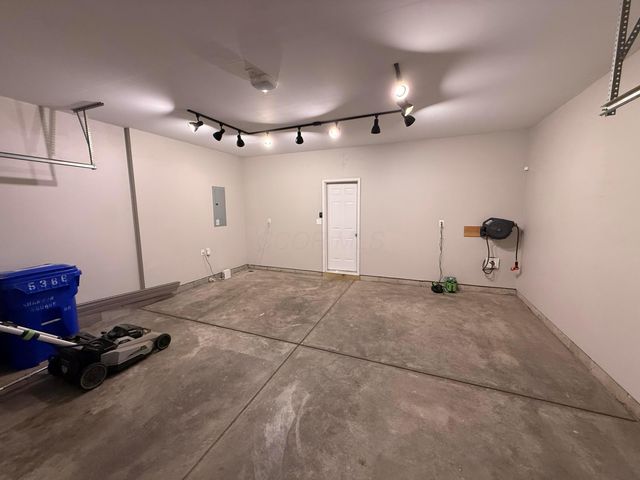 5366 Shannon Square Drive, Canal Winchester, OH 43110