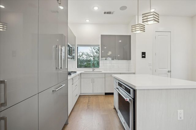 2401 Crawford Street C4A, Houston, TX 77004