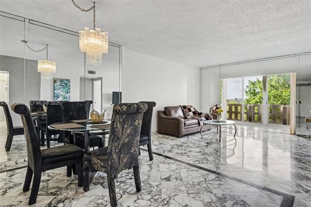 4330 Hillcrest Drive 405, Hollywood, FL 33021