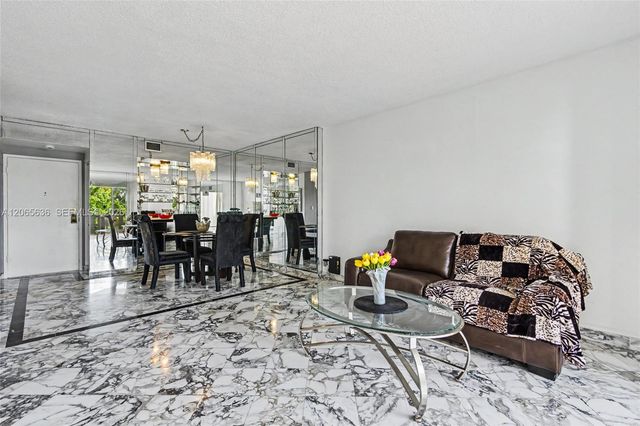 4330 Hillcrest Drive 405, Hollywood, FL 33021