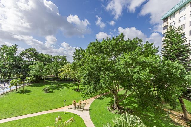 4330 Hillcrest Drive 405, Hollywood, FL 33021