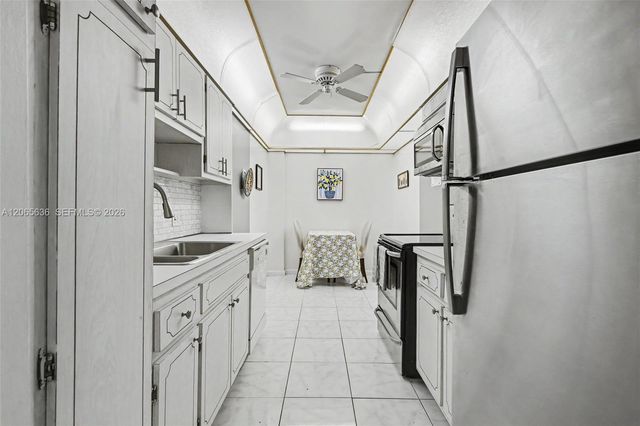 4330 Hillcrest Drive 405, Hollywood, FL 33021