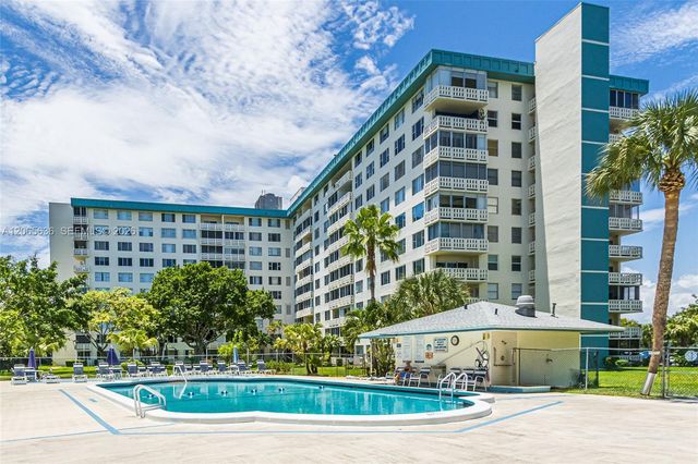 4330 Hillcrest Drive 405, Hollywood, FL 33021