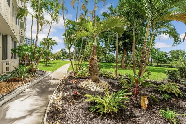 4330 Hillcrest Drive 405, Hollywood, FL 33021