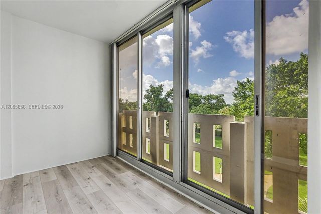 4330 Hillcrest Drive 405, Hollywood, FL 33021