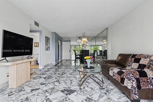 4330 Hillcrest Drive 405, Hollywood, FL 33021