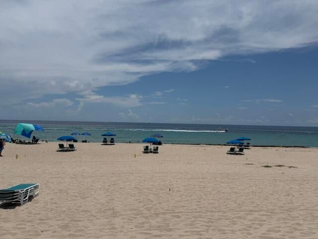 33 S Ocean Avenue 108, Palm Beach Shores, FL 33404