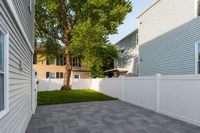 120 Arlington St, Framingham, MA 01702