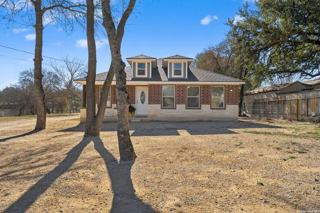 4326 Waterwood Pass, Elmendorf, TX 78112