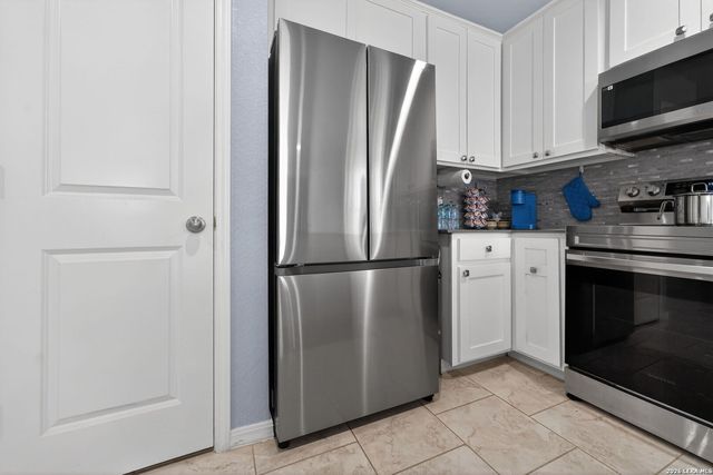 4326 Waterwood Pass, Elmendorf, TX 78112