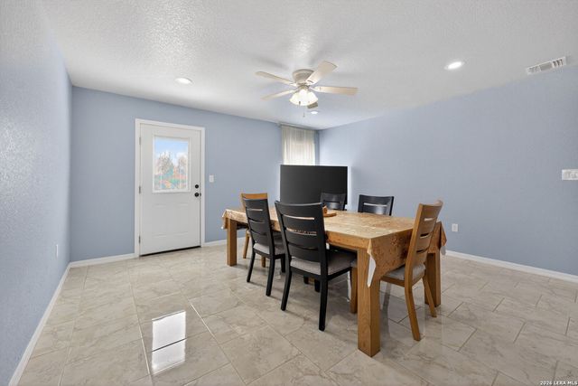 4326 Waterwood Pass, Elmendorf, TX 78112