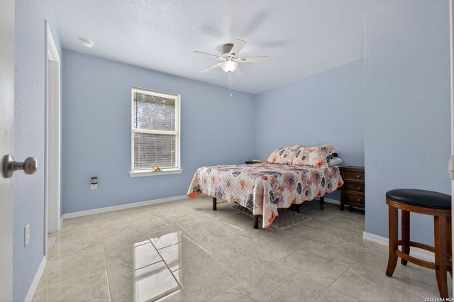 4326 Waterwood Pass, Elmendorf, TX 78112