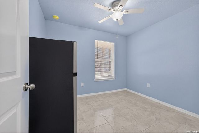 4326 Waterwood Pass, Elmendorf, TX 78112