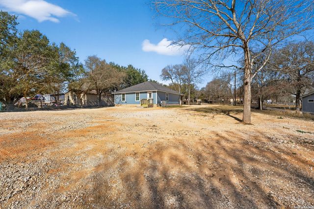 4326 Waterwood Pass, Elmendorf, TX 78112