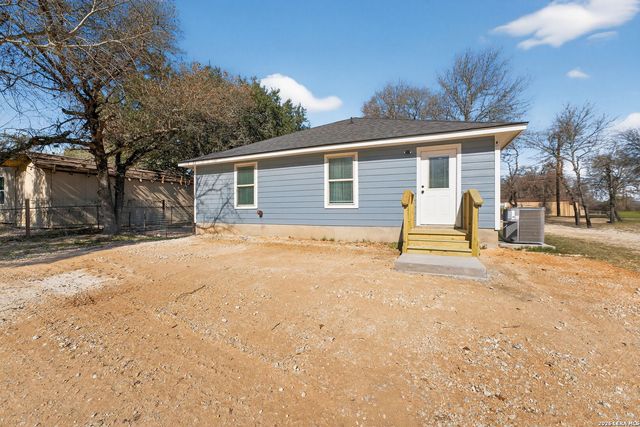 4326 Waterwood Pass, Elmendorf, TX 78112