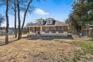4326 Waterwood Pass, Elmendorf, TX 78112