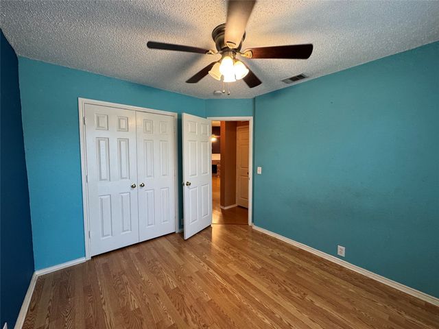 1236 Quaker Lane, Lewisville, TX 75077
