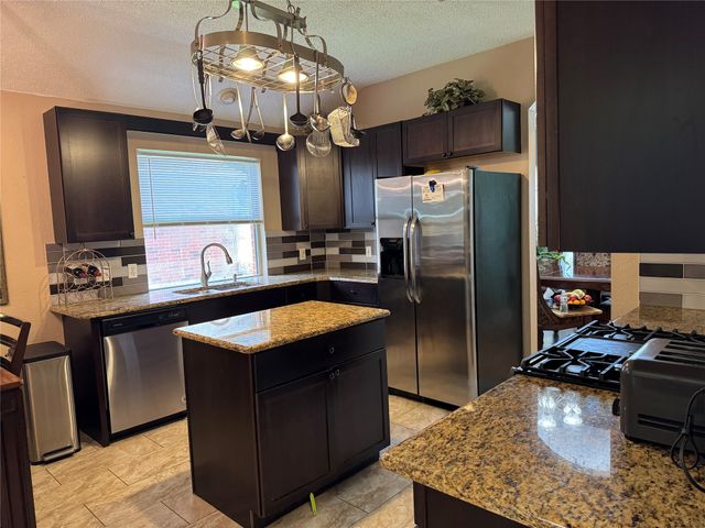 1236 Quaker Lane, Lewisville, TX 75077