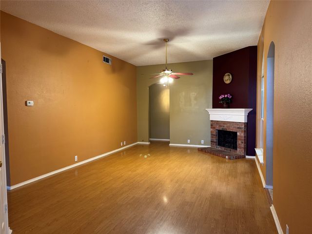 1236 Quaker Lane, Lewisville, TX 75077
