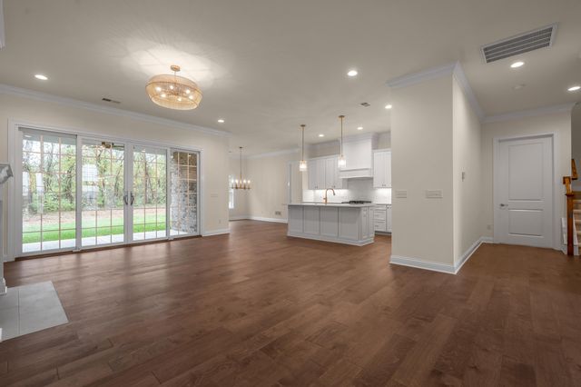 376 Weston Park, Lexington, KY 40515