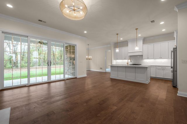 376 Weston Park, Lexington, KY 40515