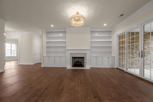 376 Weston Park, Lexington, KY 40515