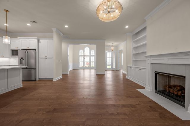 376 Weston Park, Lexington, KY 40515