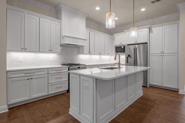 376 Weston Park, Lexington, KY 40515