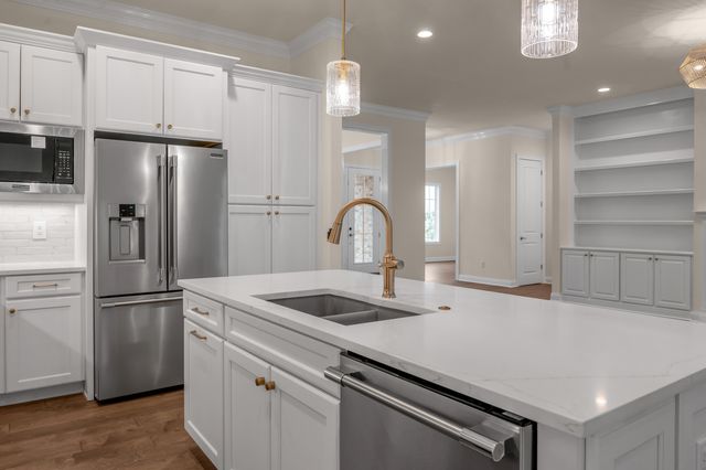 376 Weston Park, Lexington, KY 40515