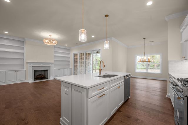 376 Weston Park, Lexington, KY 40515