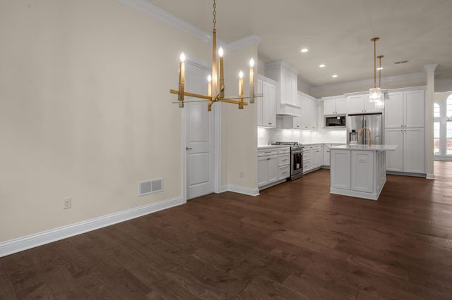 376 Weston Park, Lexington, KY 40515