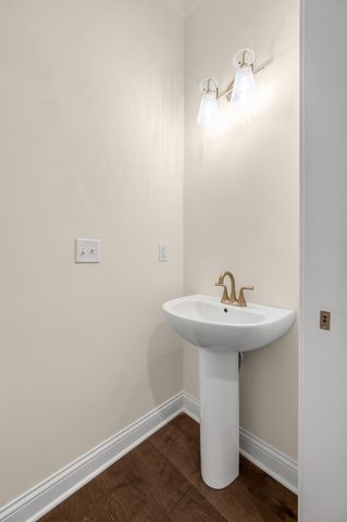 376 Weston Park, Lexington, KY 40515