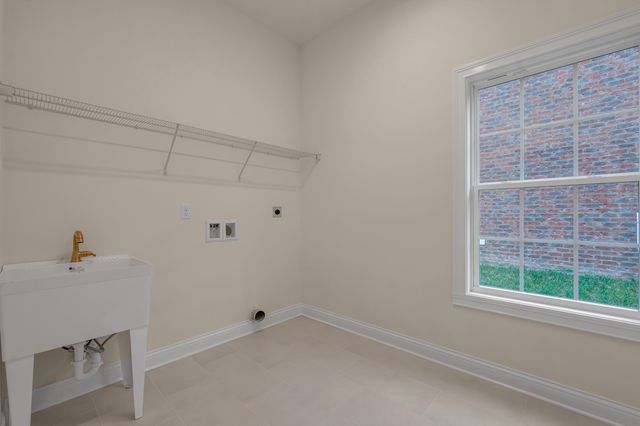 376 Weston Park, Lexington, KY 40515