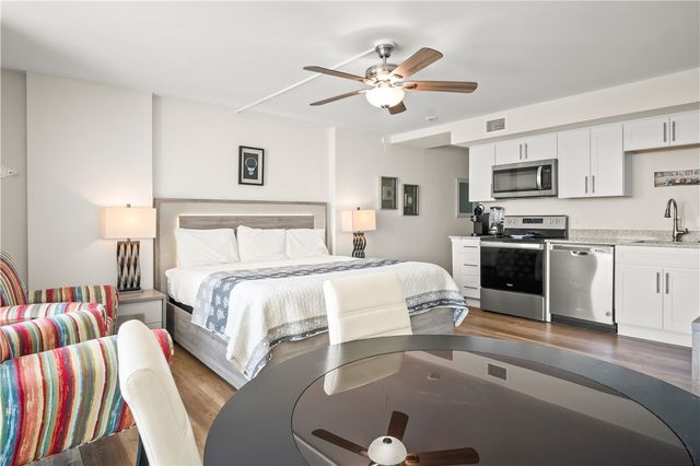 800 Sandcastle Dr 132, Port Aransas, TX 78373