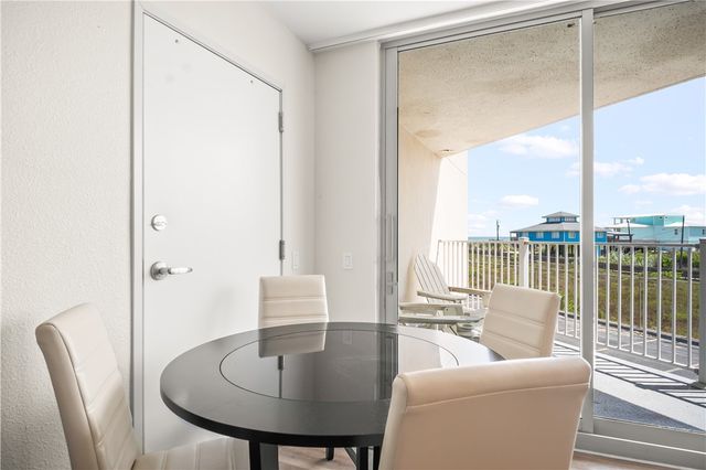 800 Sandcastle Dr 132, Port Aransas, TX 78373