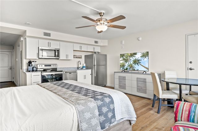 800 Sandcastle Dr 132, Port Aransas, TX 78373